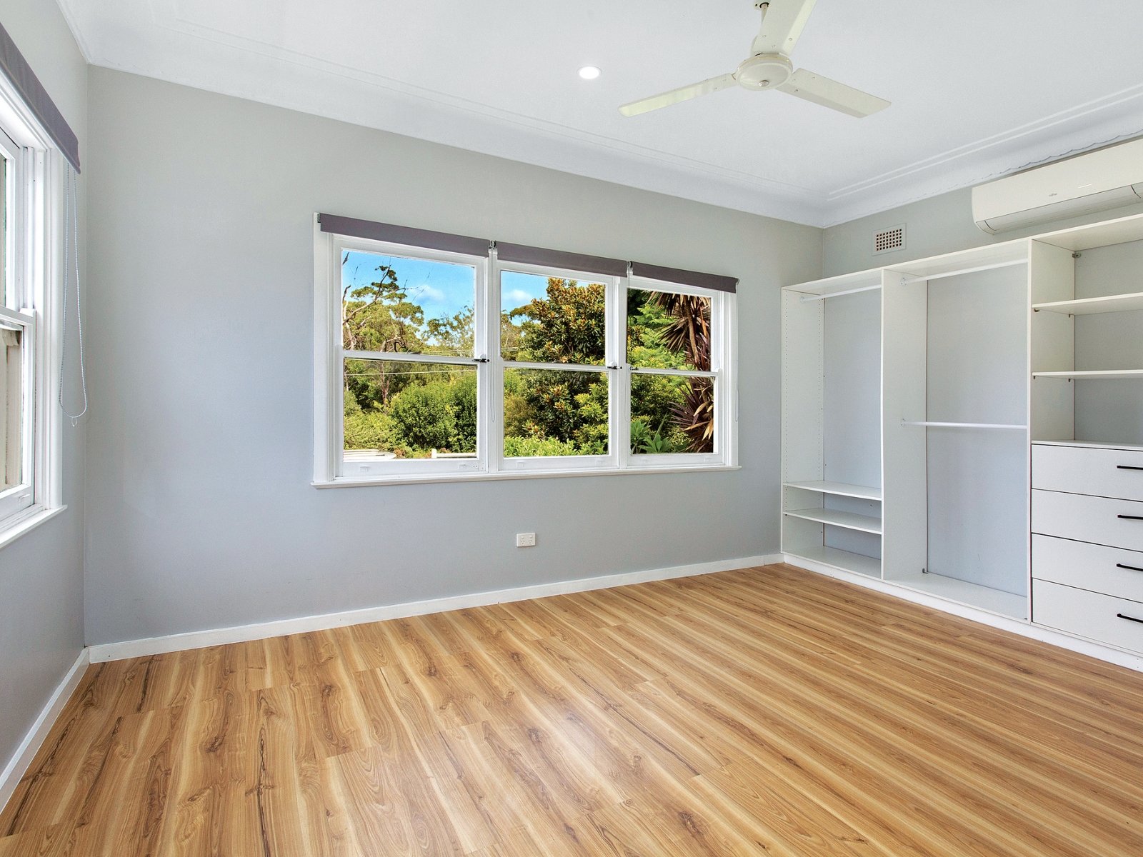 49 Wakehurst Parkway, Seaforth