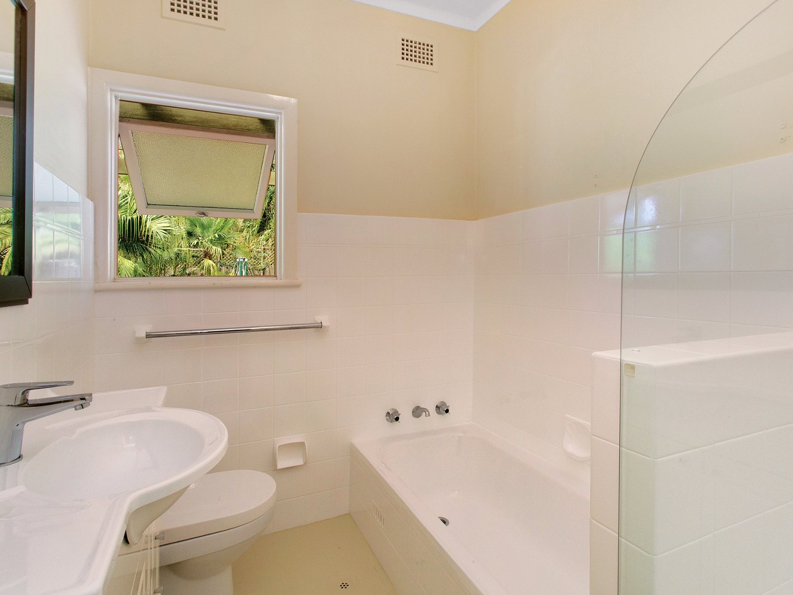 6 Cobb Street, Frenchs Forest