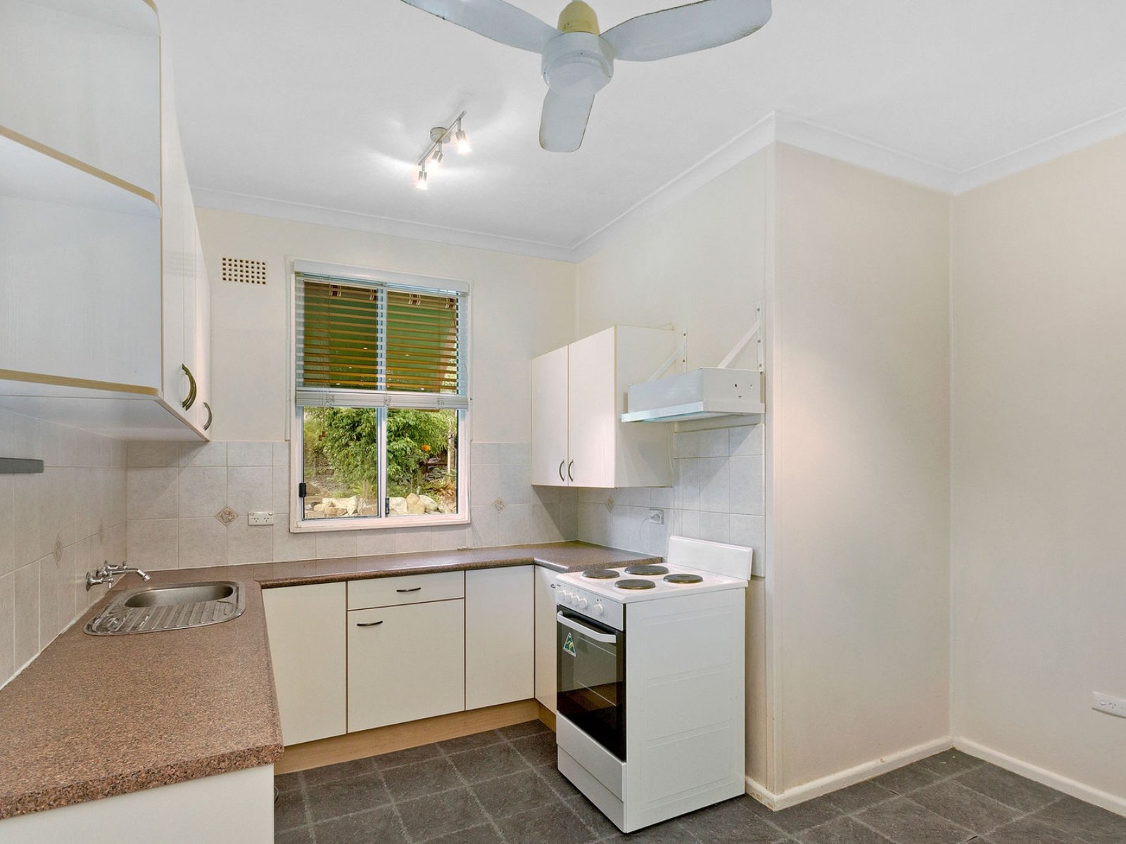9 Montauban Avenue, Seaforth