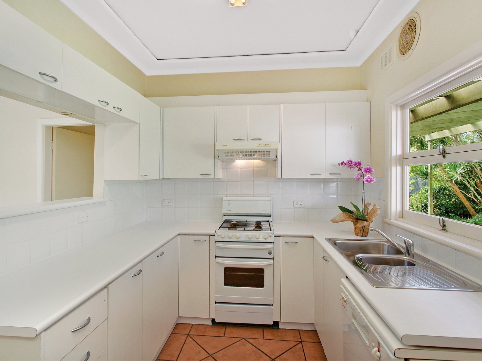 6 Cobb Street, Frenchs Forest