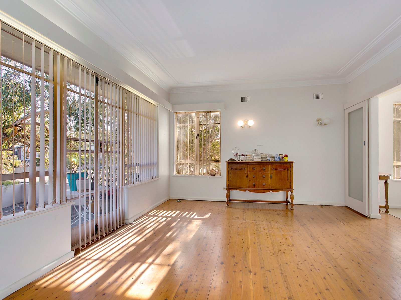 623 Warringah Road, Forestville
