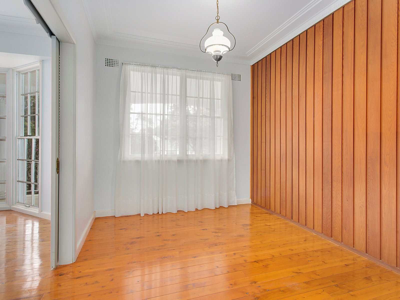 14 Holland Crescent, Frenchs Forest