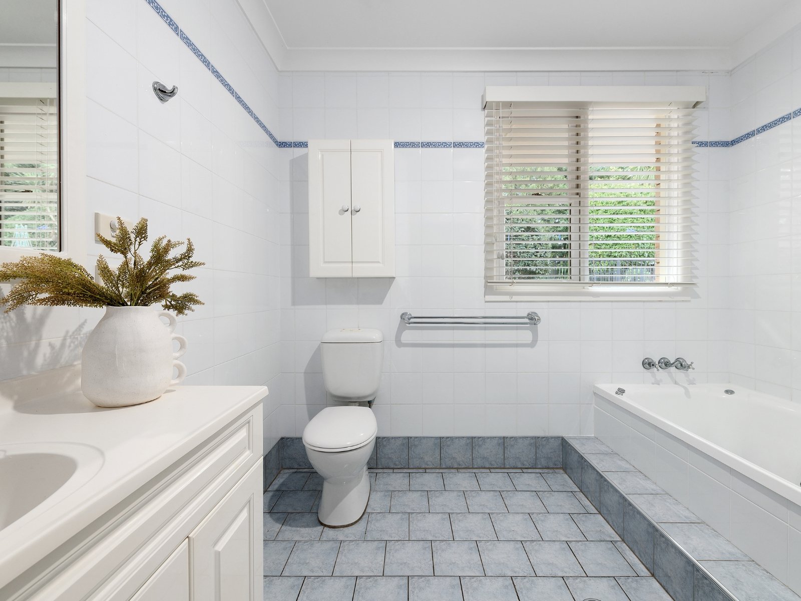 72 The Esplanade, Frenchs Forest