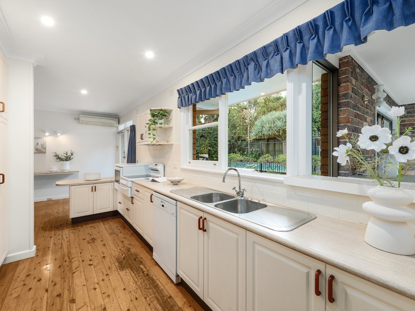 72 The Esplanade, Frenchs Forest