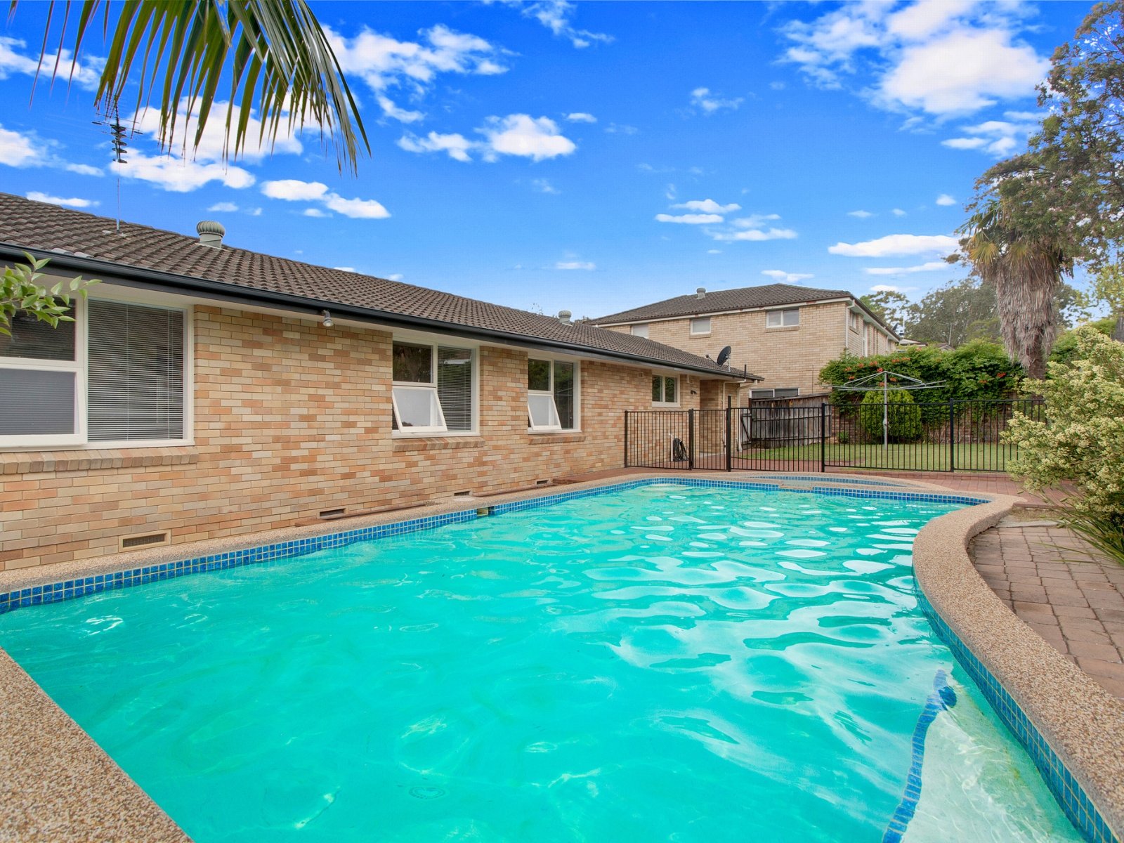 9 Chatham Close, Belrose