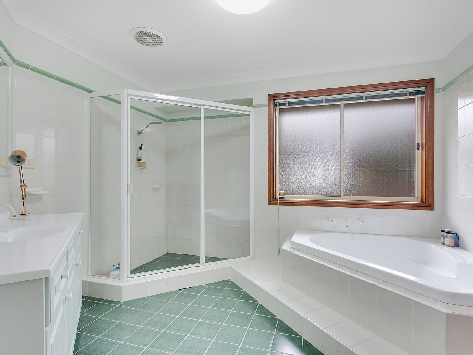 8 Carnarvon Drive, Frenchs Forest
