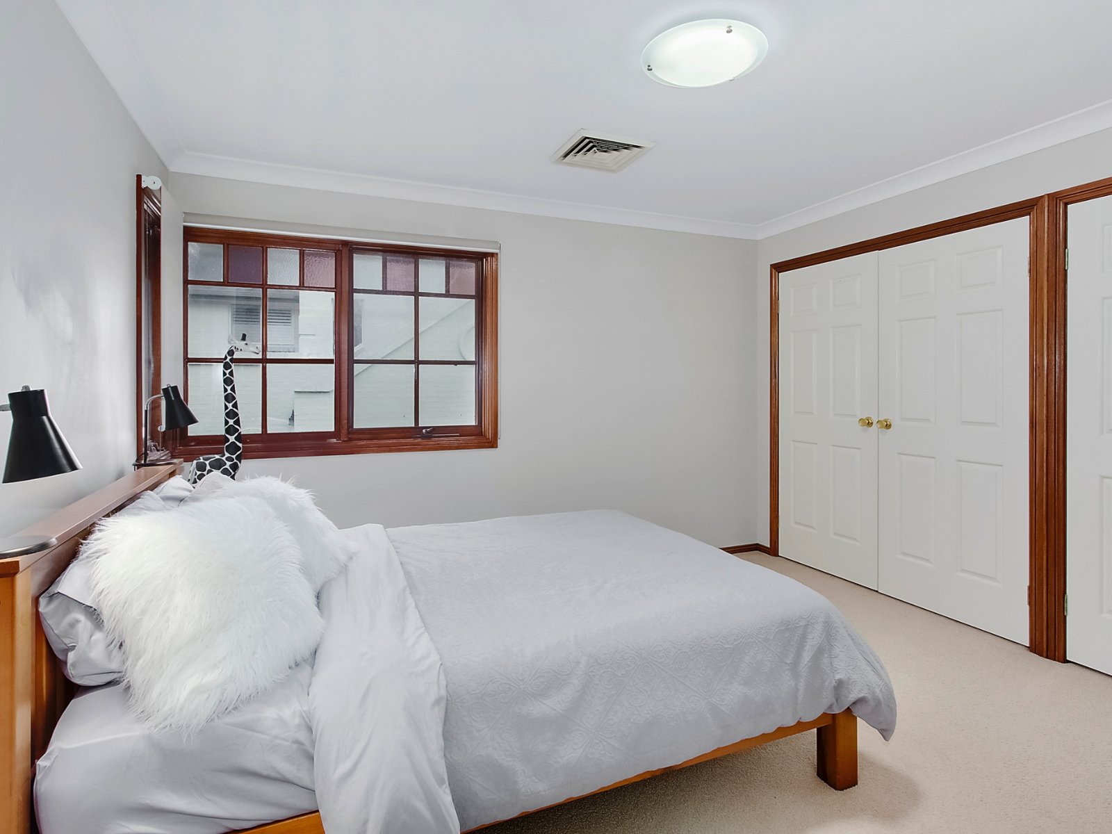 8 Carnarvon Drive, Frenchs Forest