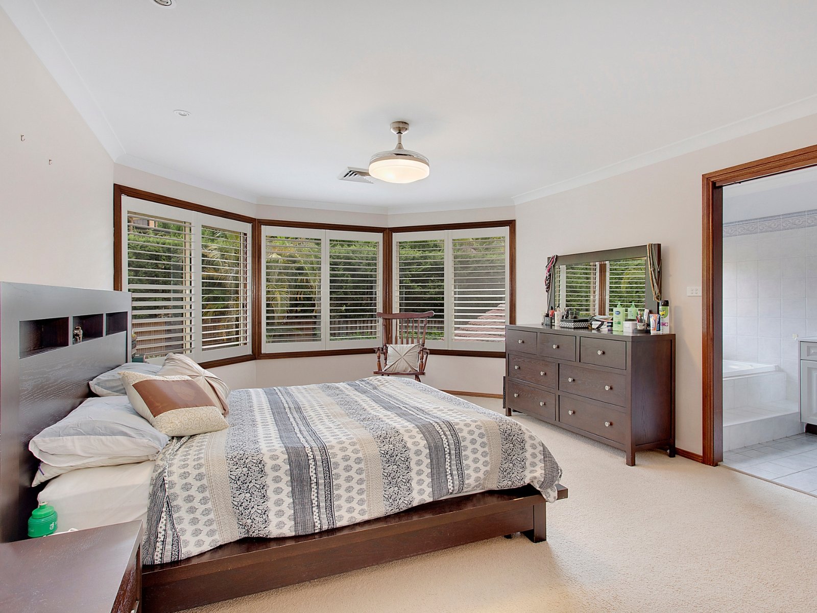 8 Carnarvon Drive, Frenchs Forest