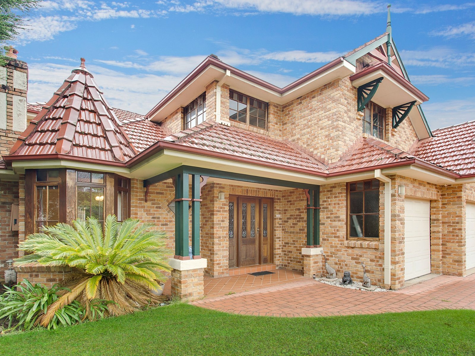8 Carnarvon Drive, Frenchs Forest