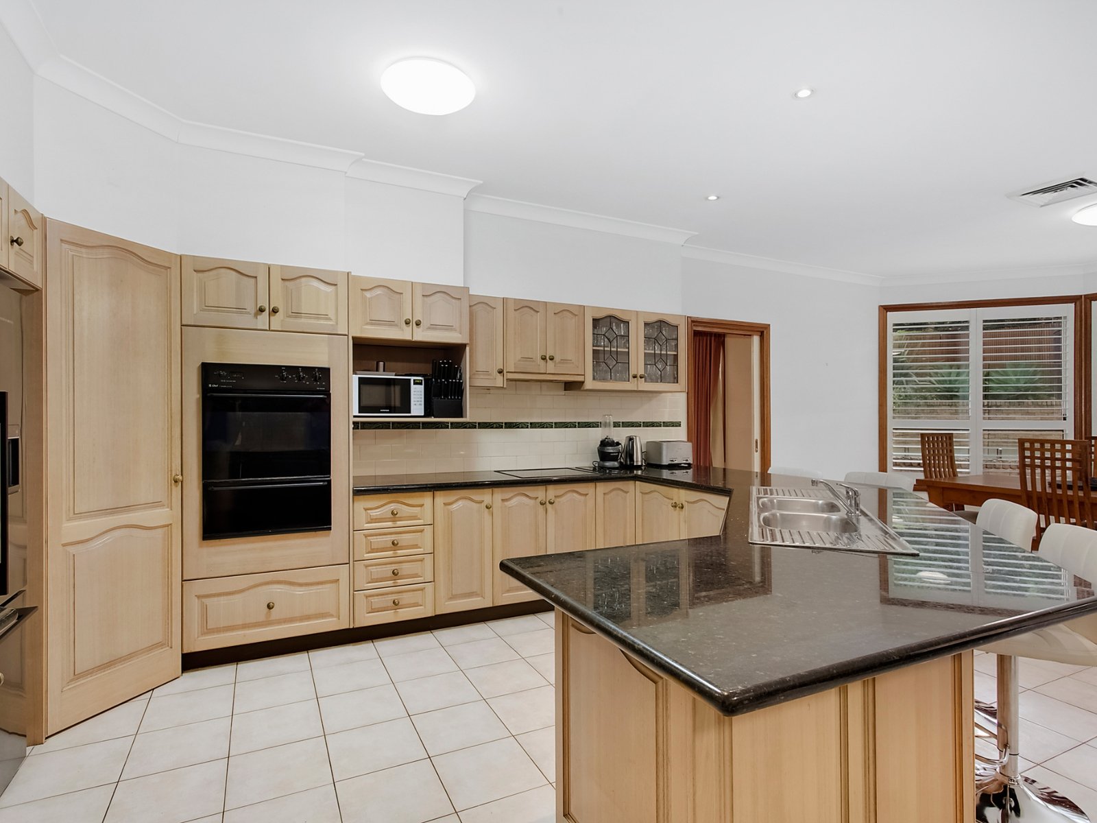 8 Carnarvon Drive, Frenchs Forest