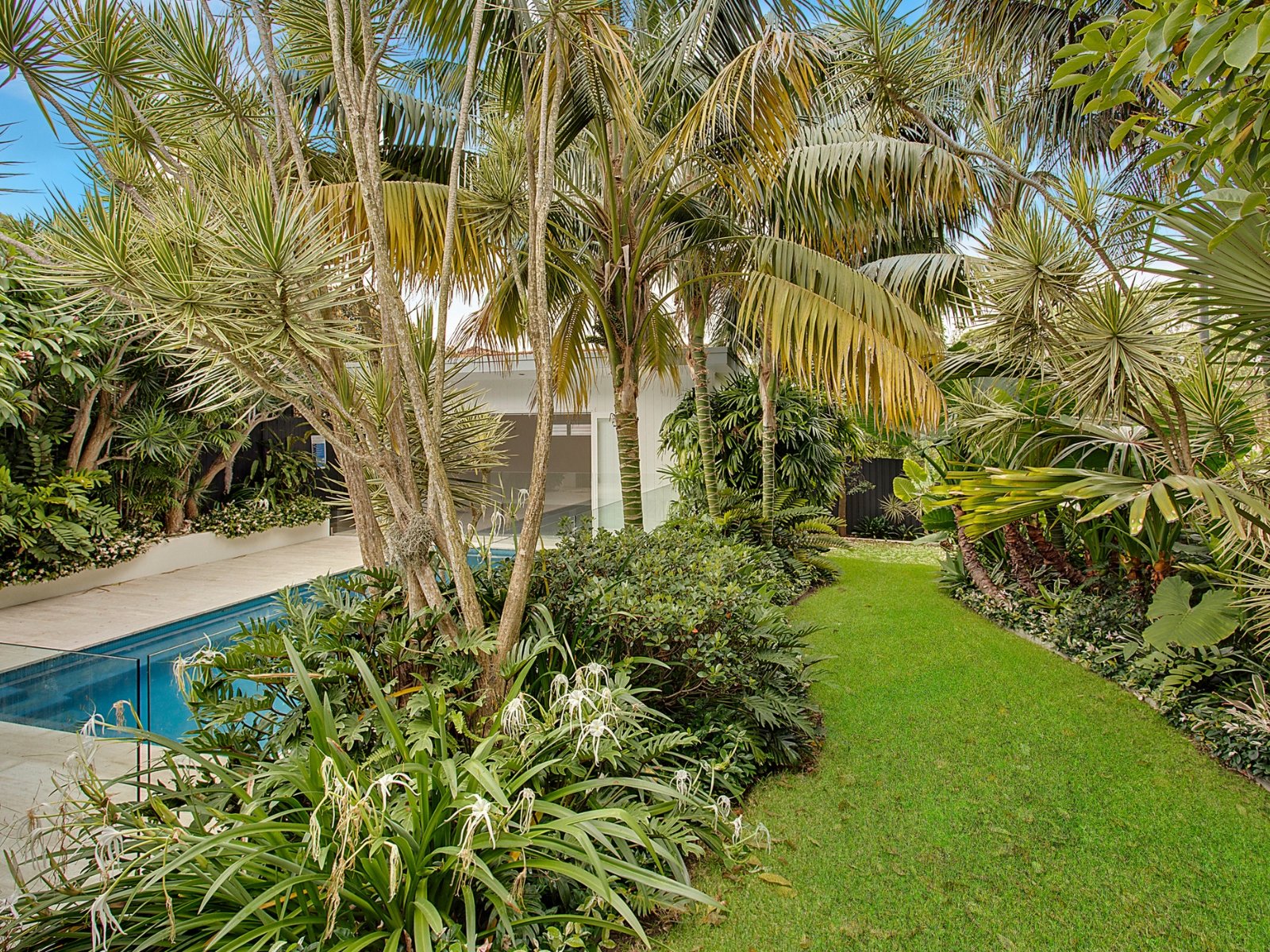 27 Robert Street, Freshwater