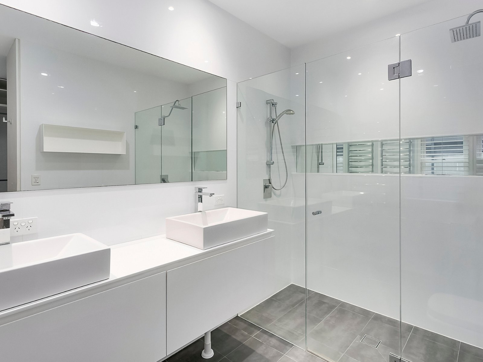 27 Robert Street, Freshwater