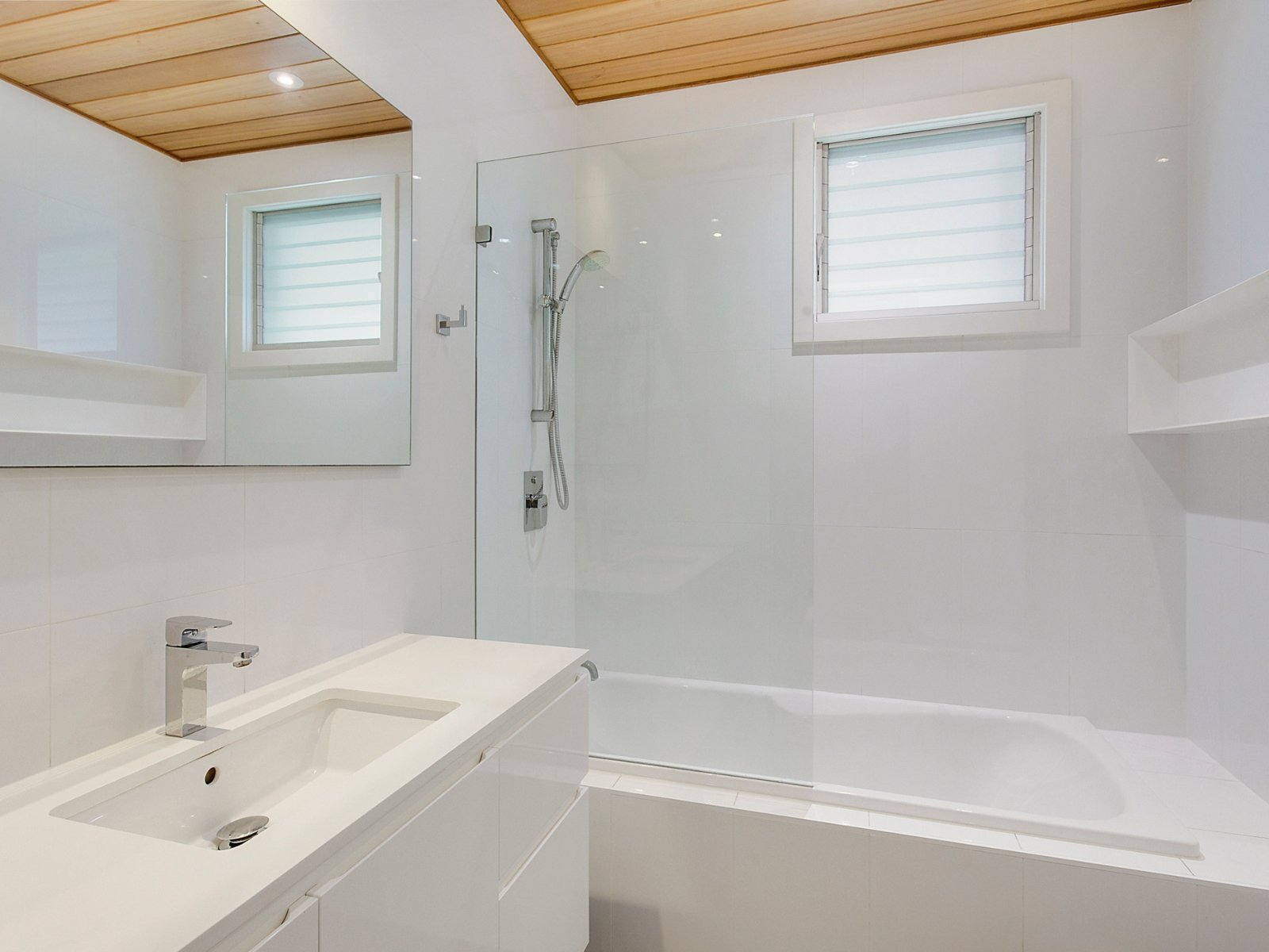 27 Robert Street, Freshwater