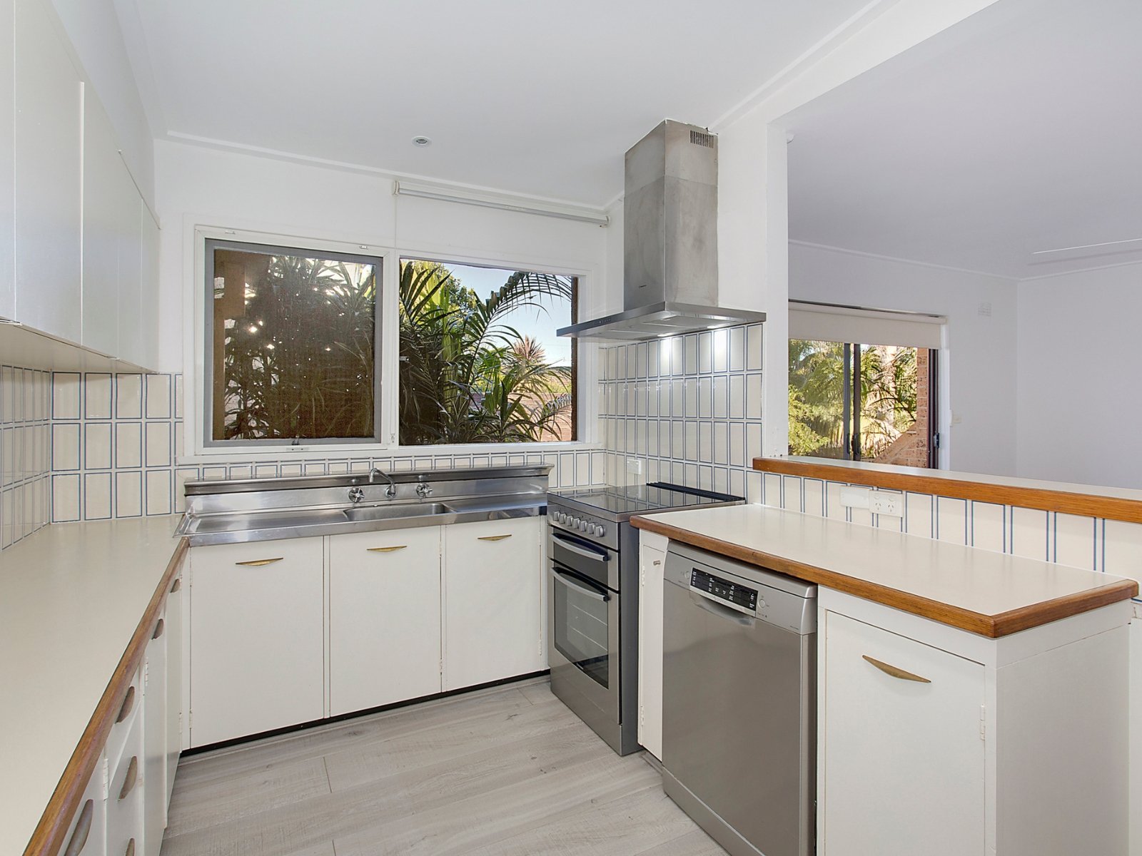 15 Tyrone Avenue, Forestville