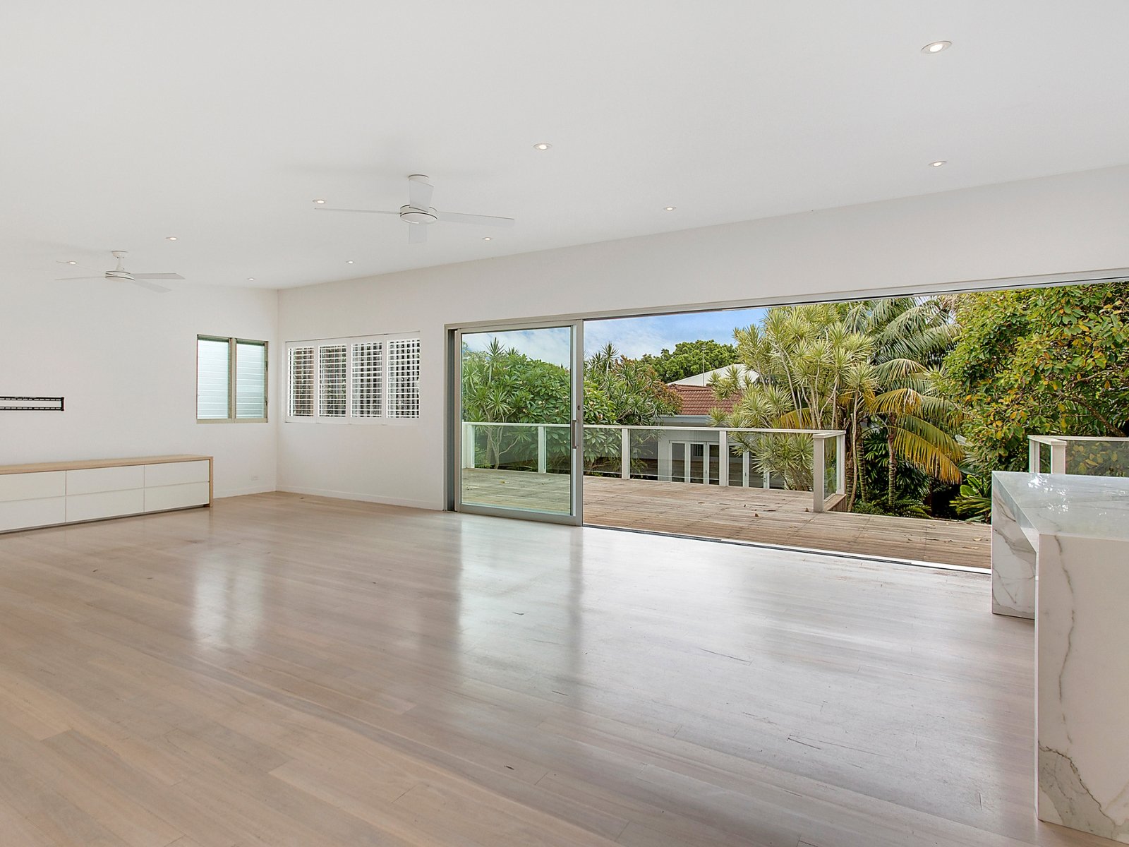 27 Robert Street, Freshwater