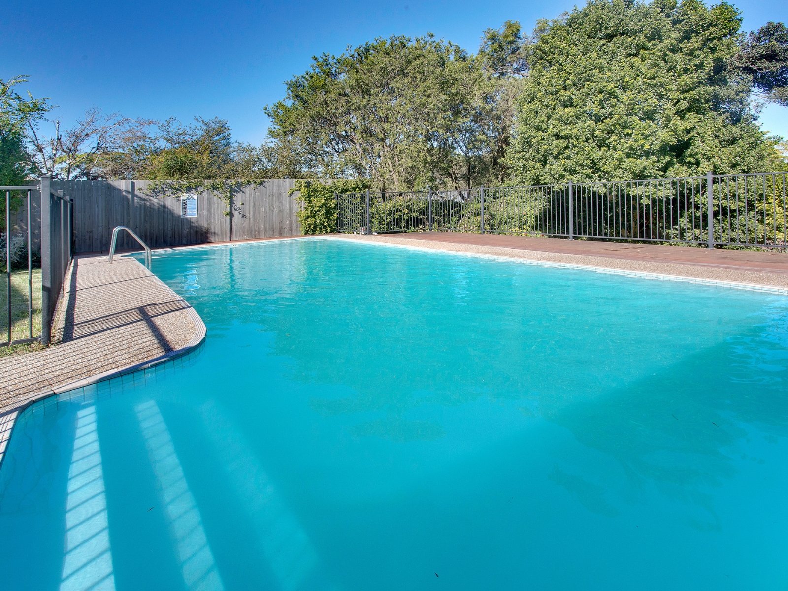 15 Tyrone Avenue, Forestville